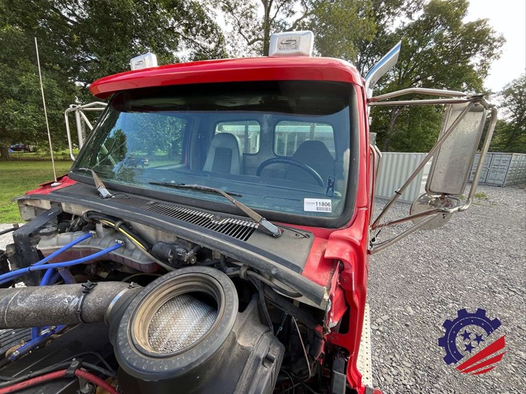 2007-sterling-l9500-image-64