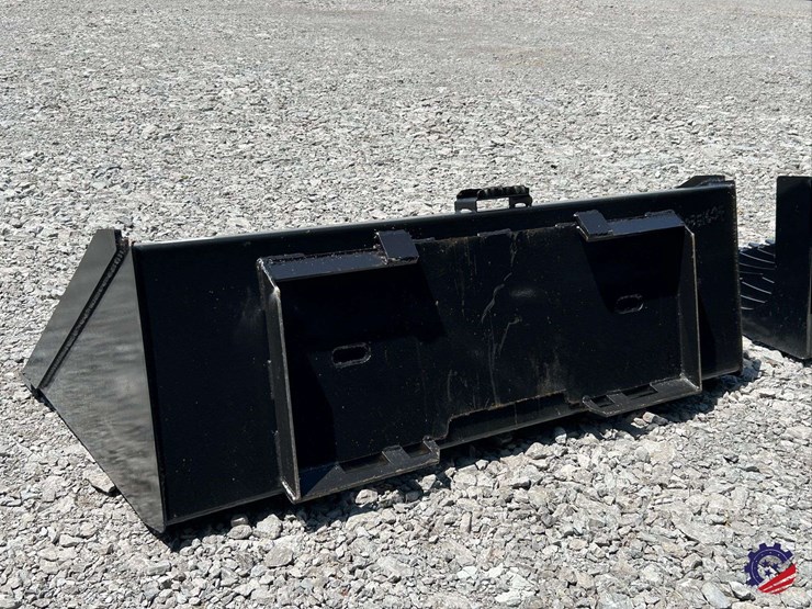 skid-steer-bucket-with-blade-attachment-image-4