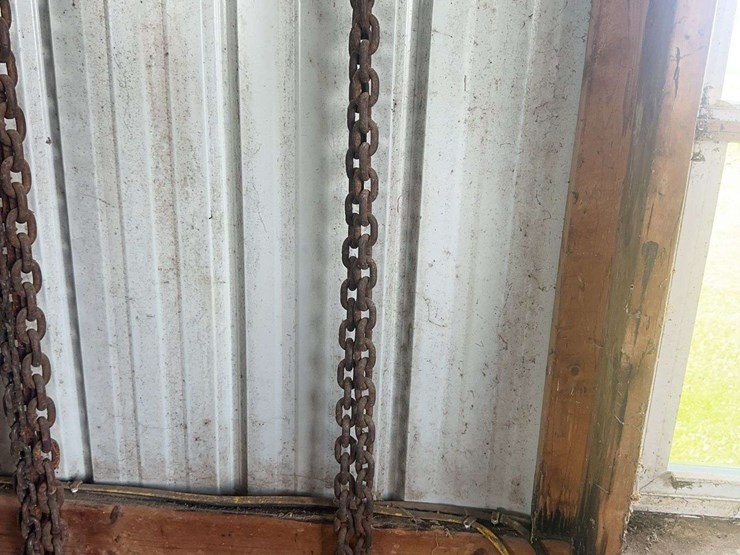 heavy-duty-forged-steel-chain-with-grab-hooks-image-1