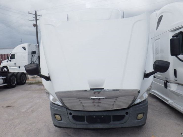 2016-freightliner-cascadia-125-evolution-image-20