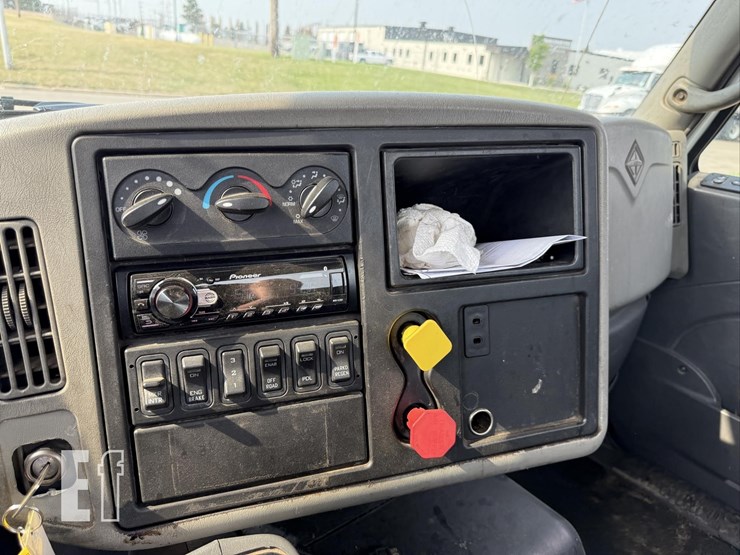 2009-international-transtar-8600-image-42