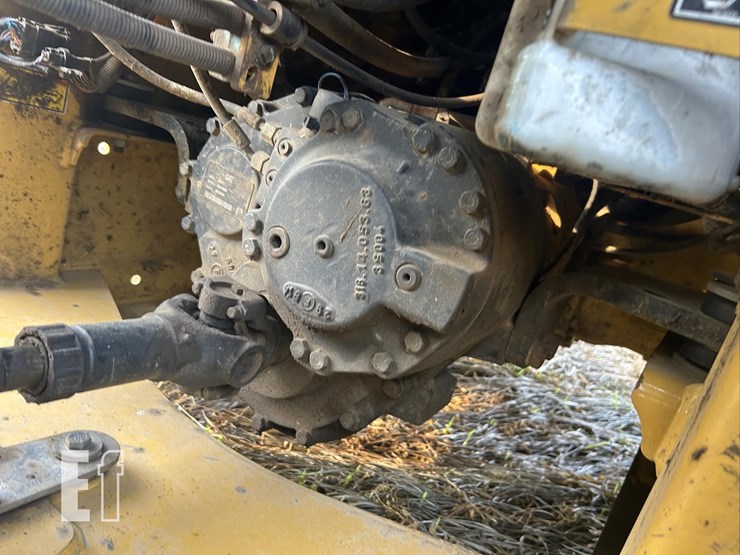 2015-caterpillar-910k-image-23