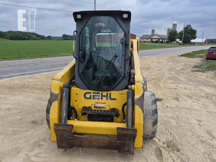 2017-gehl-r220-image-6
