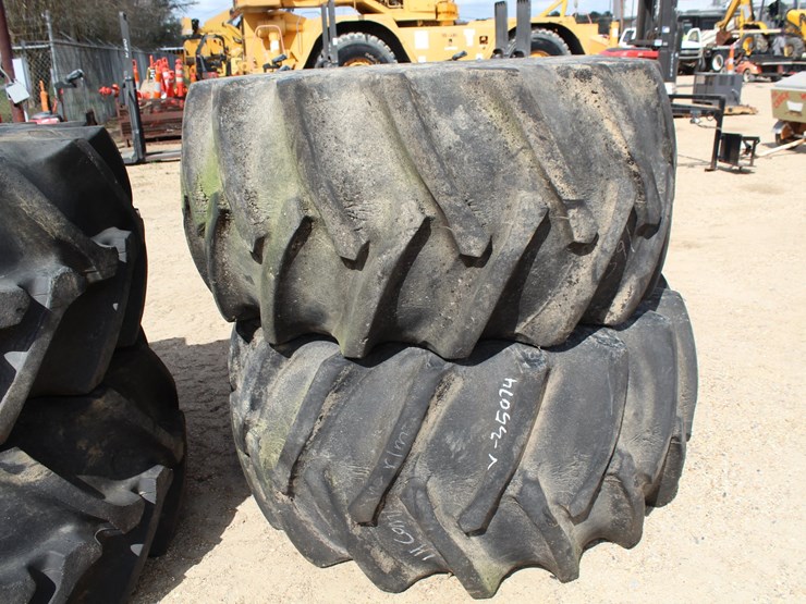 #35074-•-pair-of-tractor-tires,-24.5-32-image-4