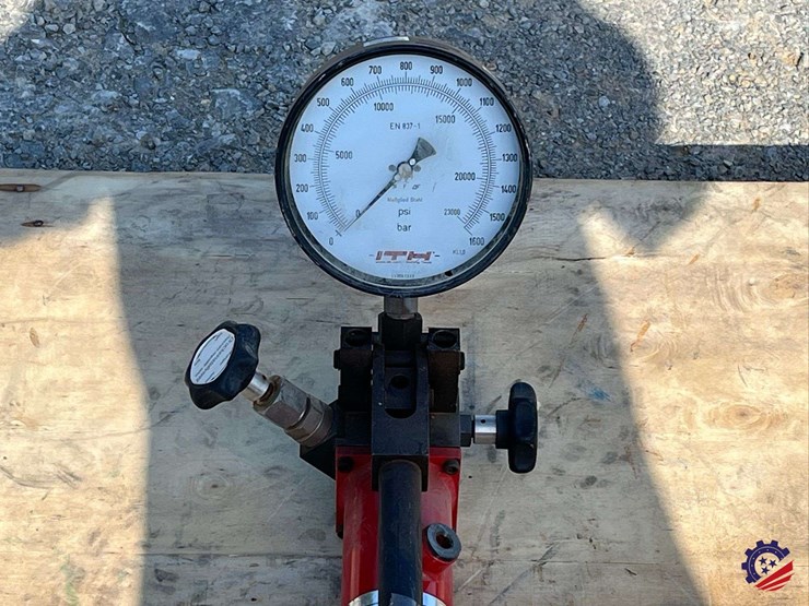 2011-ith-34.10025-2-high-pressure-hydraulic-hand-pump-image-6