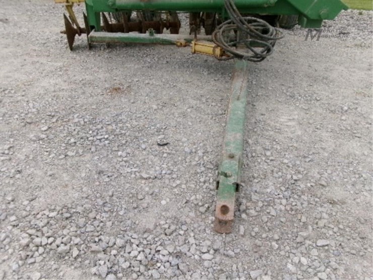 john-deere-220-image-4