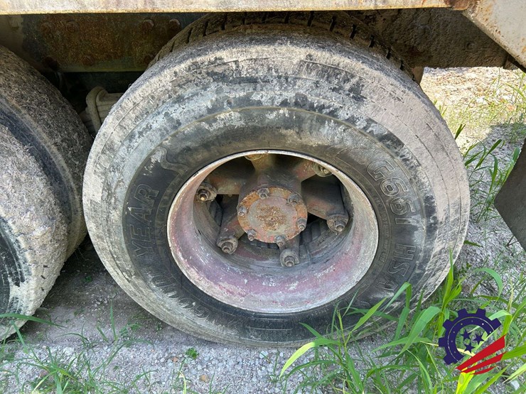 1997-mack-dm690s-image-7