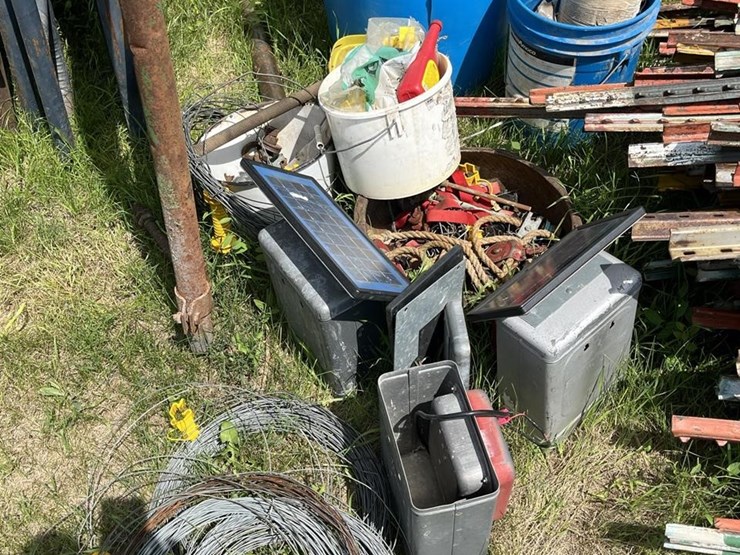 misc-fencing-supplies-and-tools-image-1