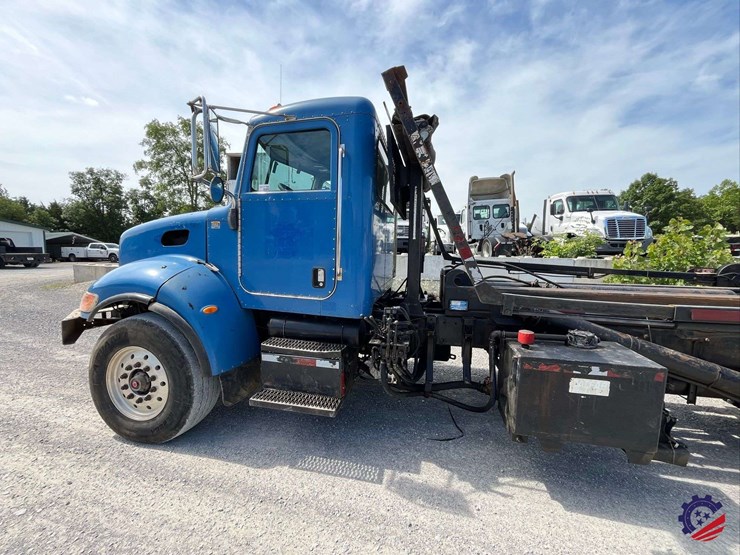2008-peterbilt-340-image-18