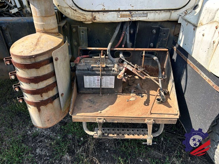 1998-mack-dm690s-image-45