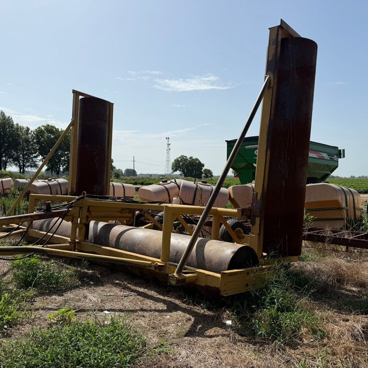 #2650 • Holly 40' Smooth Roller INV#2650