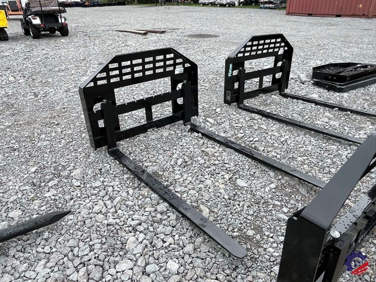unused-2026-future-ft-dhc-skid-steer-forks---[skid-steer-attachments]-attachment-image-1