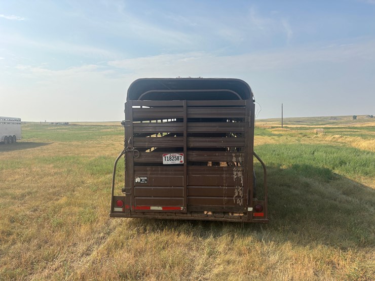 1976-w&w-stock-trailer-image-6