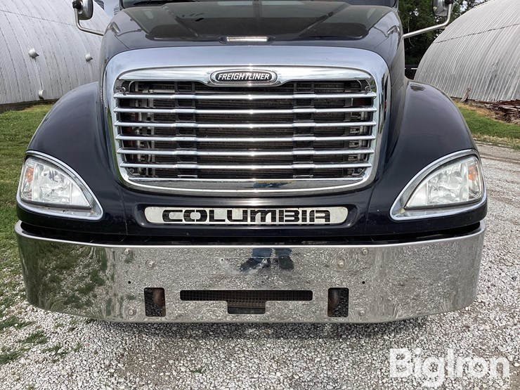 2006-freightliner-columbia-120-image-18