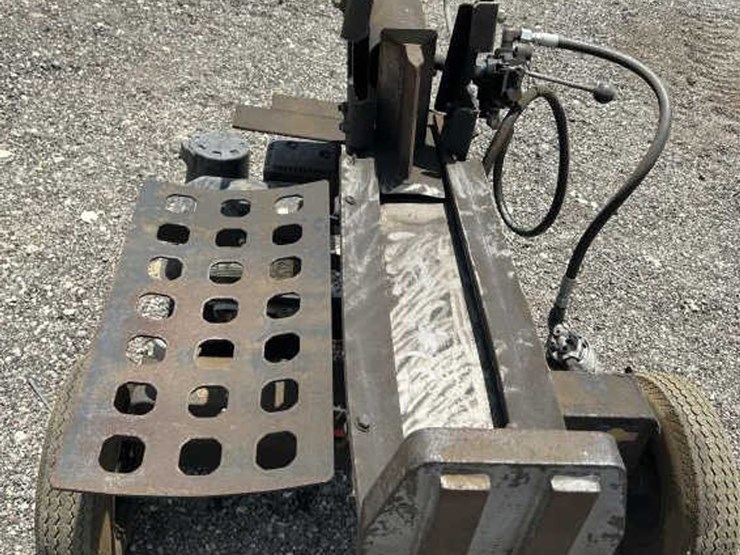 #71-•-dirty-hand-tools-28-ton-log-splitter-image-8
