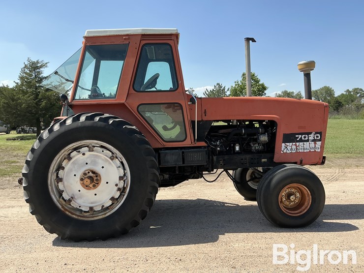 1979-allis-chalmers-7020-image-4