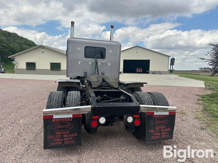 2016-peterbilt-389-image-6