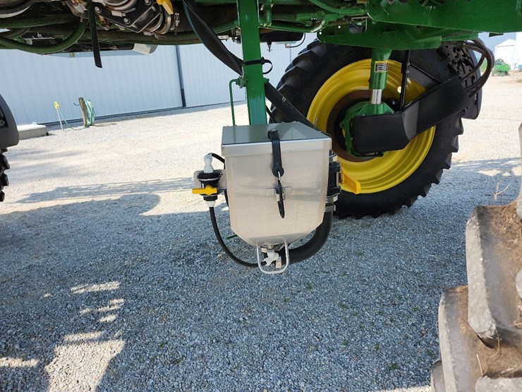 2011-john-deere-4730-image-16