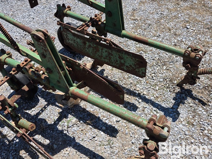 john-deere-6r30"-cultivator-image-18