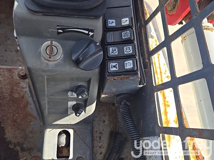 2019-takeuchi-tl8-image-49