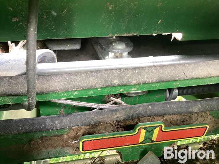 2018-john-deere-635fd-image-11
