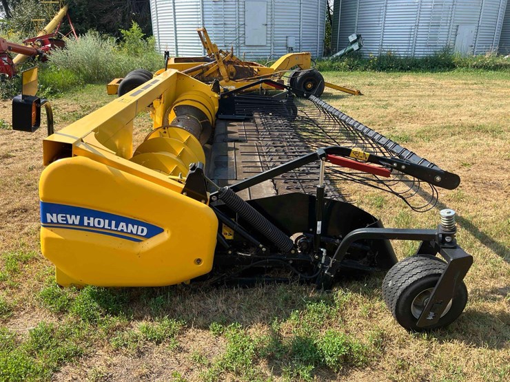 2013-new-holland-790-image-4