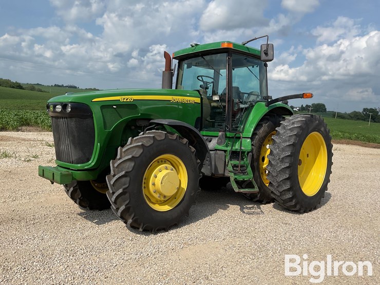 2004-john-deere-8220-image-1