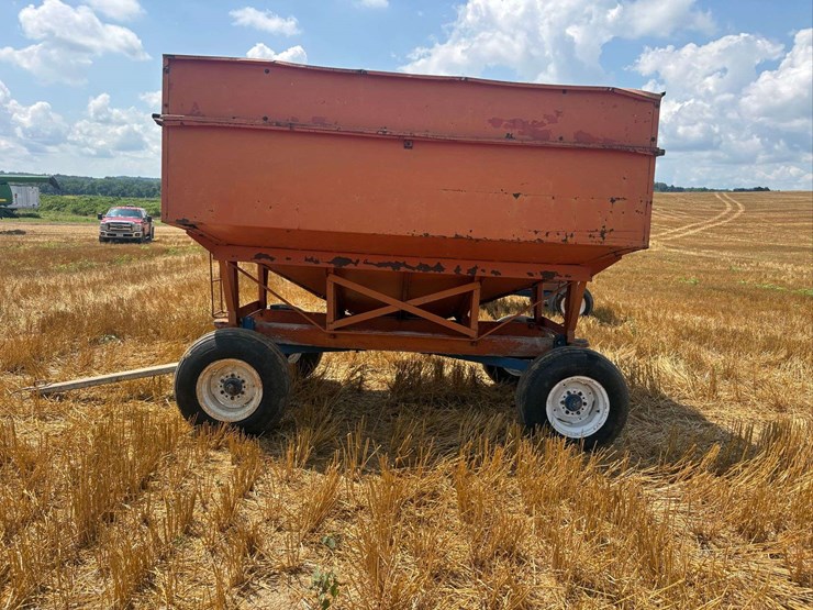250-bushel-gravity-bed-wagon-image-4