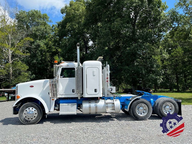 2013-peterbilt-367-image-2