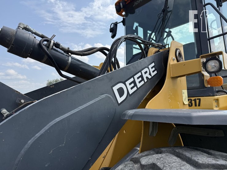 2019-deere-524l-image-18