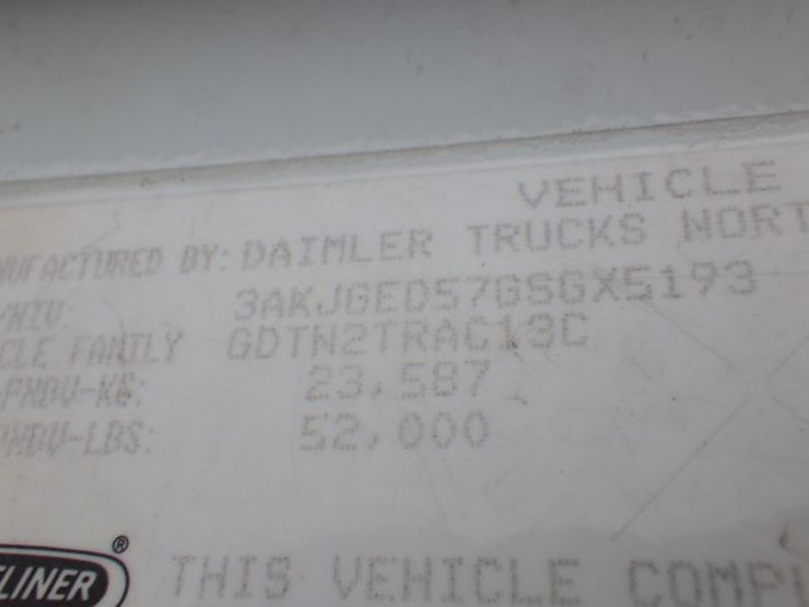2016-freightliner-cascadia-125-evolution-image-17