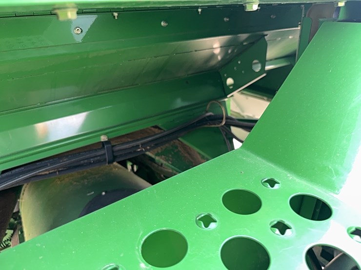 2010-john-deere-9670-sts-image-89