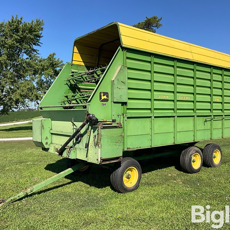 JOHN DEERE 716