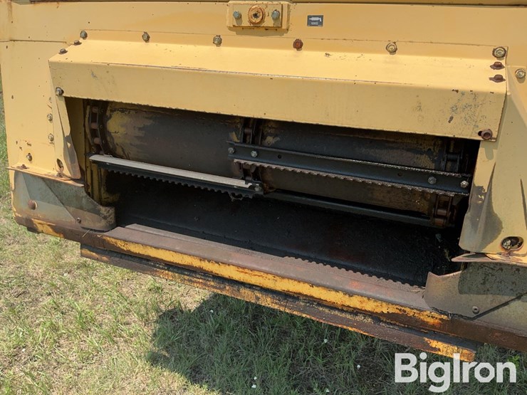 1997-new-holland-tr88-image-12