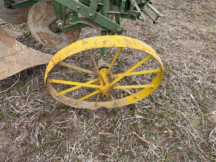 john-deere-two-bottom-plow-image-9