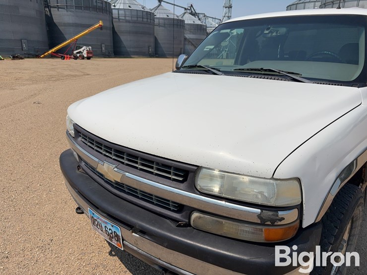 2002-chevrolet-silverado-1500-image-12