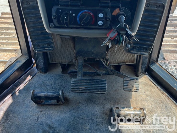 2018-caterpillar-d6n-lgp-image-60