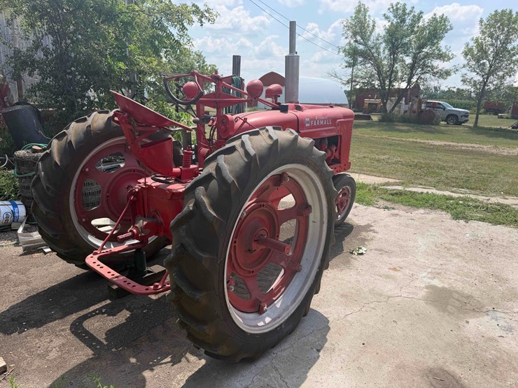 mccormick-farmall-h-tractor-image-5