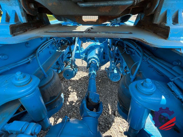 2013-peterbilt-367-image-30