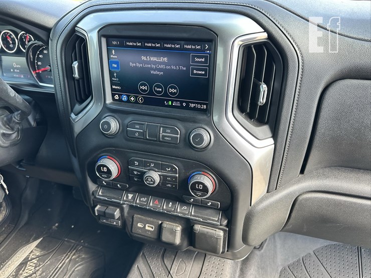 2021-chevrolet-silverado-2500hd-lt-image-35