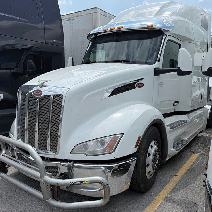 2022 PETERBILT 579