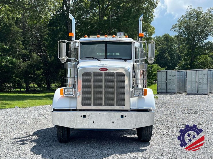 2013-peterbilt-367-image-15
