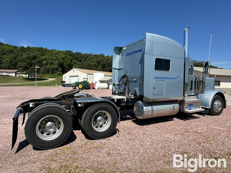2020-peterbilt-389-image-5