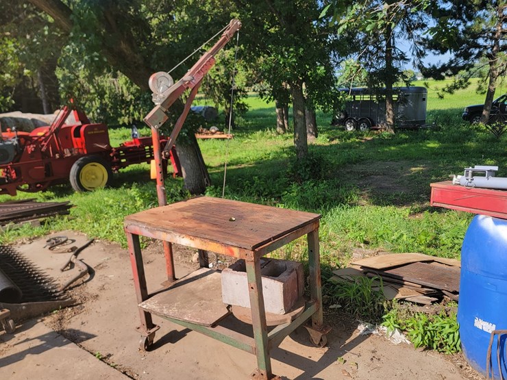 #9560-•-work-bench-with-hoist-image-1