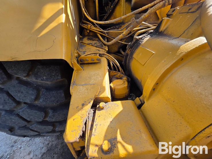 1984-caterpillar-615-image-16