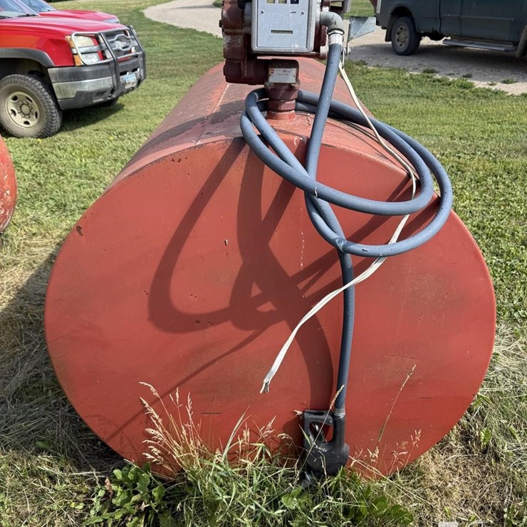 560 GALLON GAS BARREL 8288