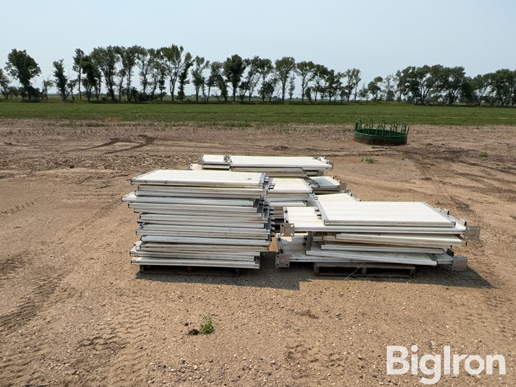 stainless/poly-livestock-panels-image-2