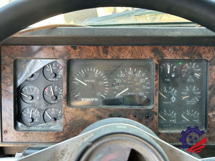 1999-volvo-truck-vnm84-tri-axle-dump-truck-image-58