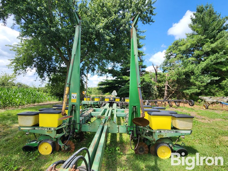 1992-john-deere-7200-image-17