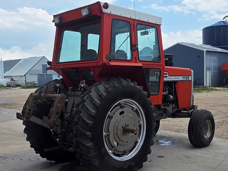 1976-massey-ferguson-1135-image-5
